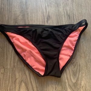 Black medium bikini bottom